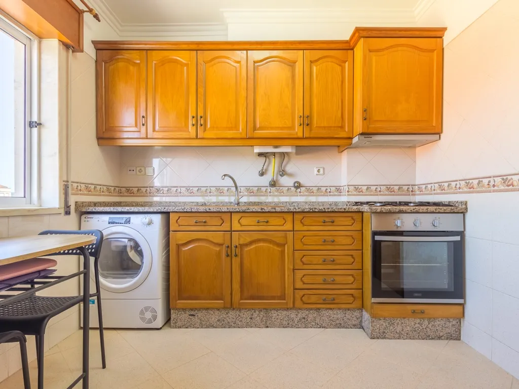 Apartamento T2 na Quinta do Conde - Image 9