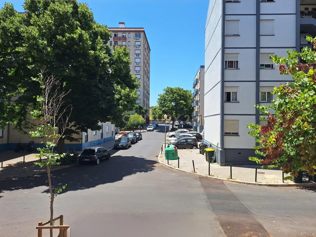 Apartamento T3 Renovado com 2 Casas de Banho | Olivais, Lisboa - Image 14