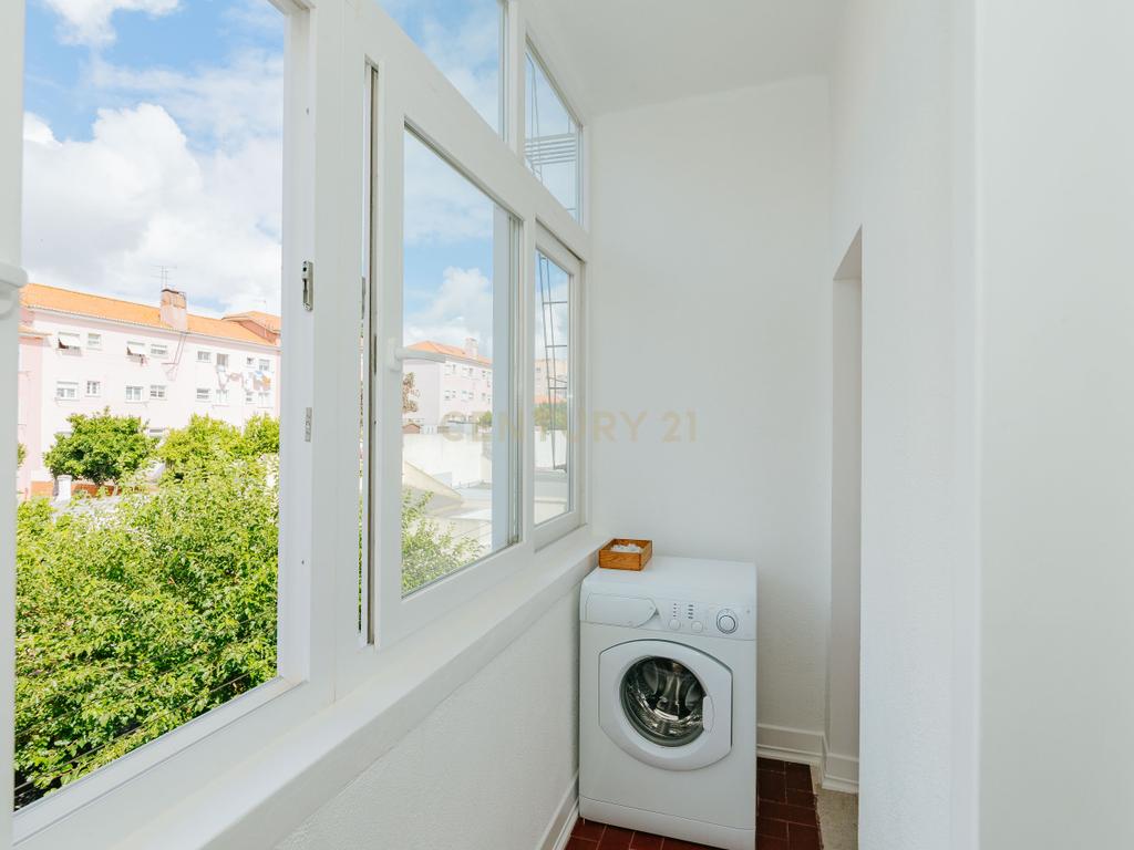 Apartamento T3+1 para Arrendar na Av de Roma completamente Mobilado I Equipado e com utensílios - Image 15