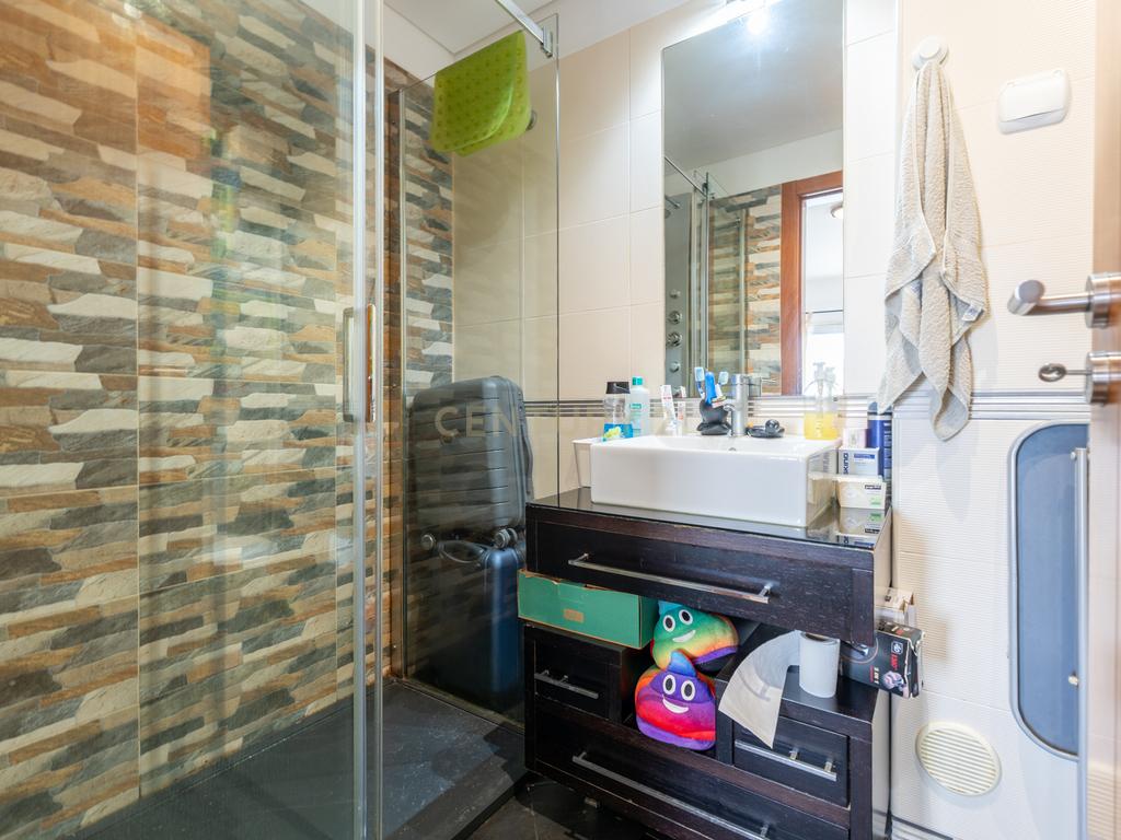 Apartamento T3 com 2 Terraços Gigantes e Vista Rio – A 10 min de Lisboa - Image 21