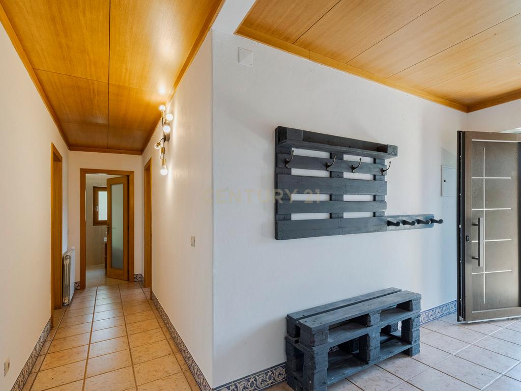 Moradia T4 Exclusiva com Piscina | Vista Serra da Arrábida | Setúbal - Image 9