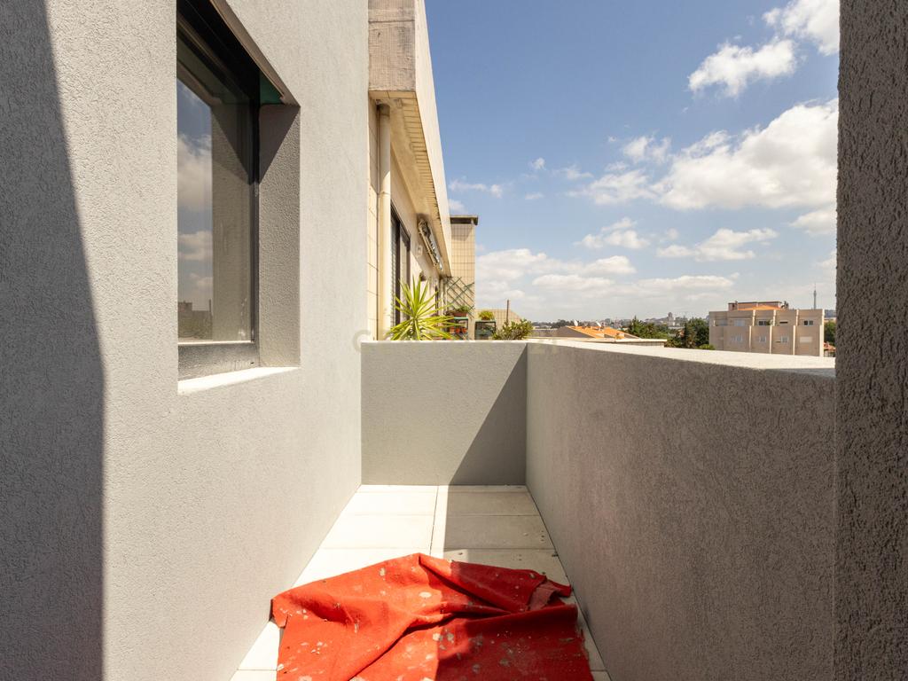 Apartamento T2+1(T3) último piso na cobertura com vista mar, com garagem dupla e arrumos o +1 com luz direta. - Image 23