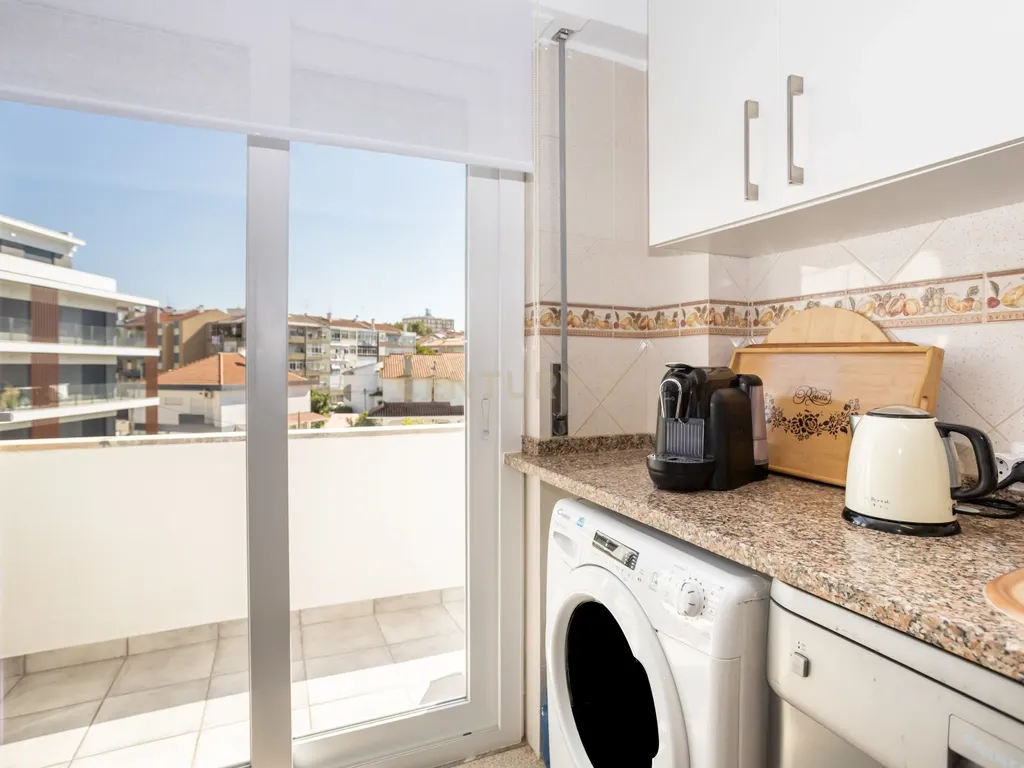 Apartamento T2 com Varanda Cruz de Pau, Amora - Seixal - 0651-06250 - Image 4