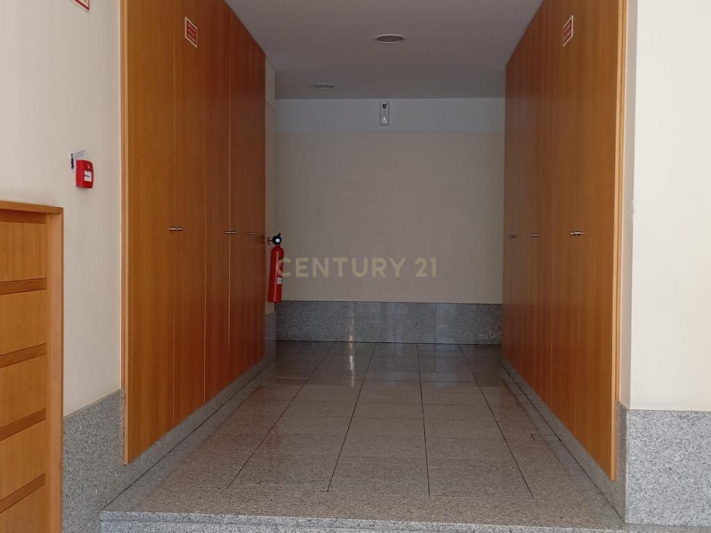 T2 no Empreendimento da Quinta da Seara - Image 16