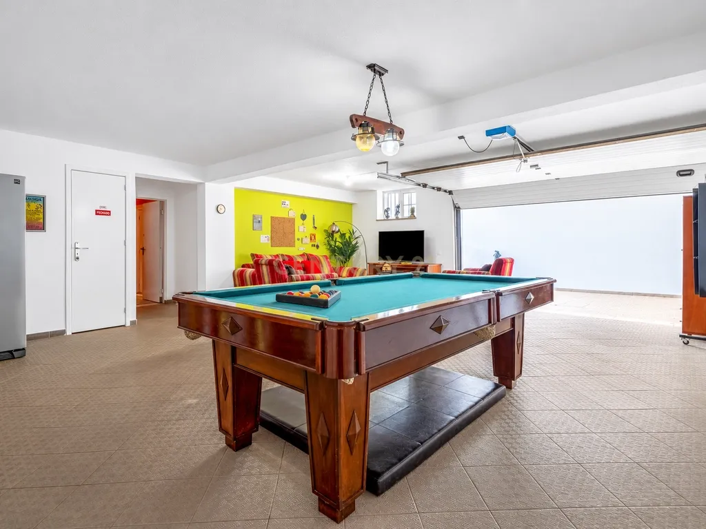 Moradia T4 com piscina, jacuzzi e garagem em Vale Pedras, Albufeira - Image 24