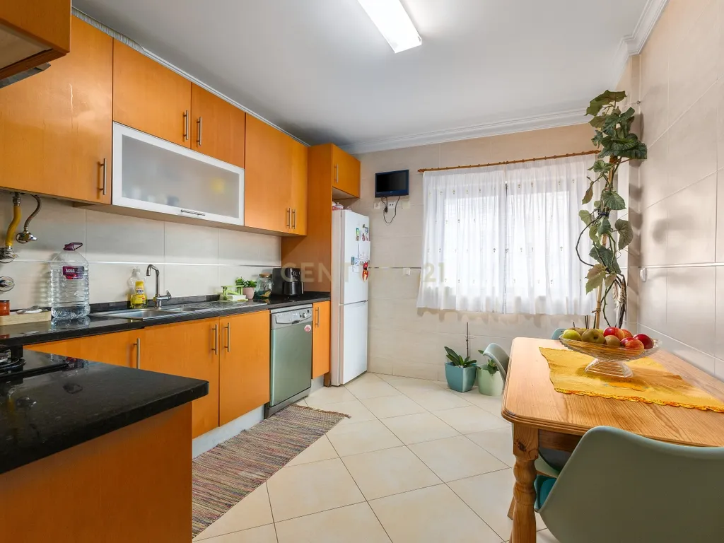 Apartamento T3 com vista mar em Faro - Image 9