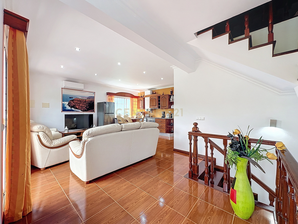 🏡 Moradia Única com Vista Mar — 3 Apartamentos | AL em Funcionamento | Feteiras, Ponta Delgada - Image 30