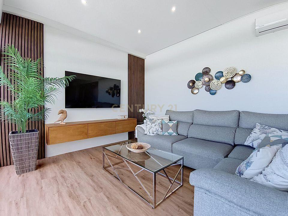 Fotografia 9 de Quinta de Excelência com Moradia T4, Armazéns e Terreno Agrícola | 9.780 m² | Vistas Mar e Elevado Potencial de Investimento