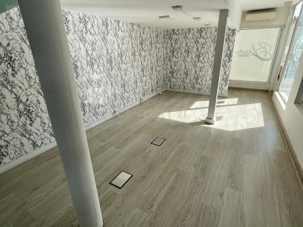 Oportunidade Única: Loja para Arrendamento em Zona Turística de Cascais - Image 11