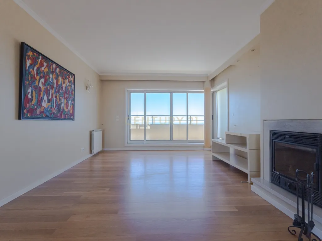 T4 com terraço de 120m² e vistas de mar e rio | Canidelo - Image 11