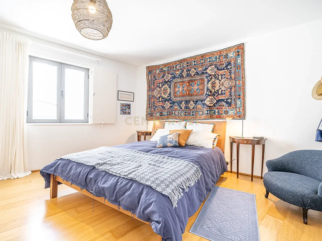 Apartamento T3 com terraço, garagem e elevador na Rua do Benformoso, em Lisboa - Image 3