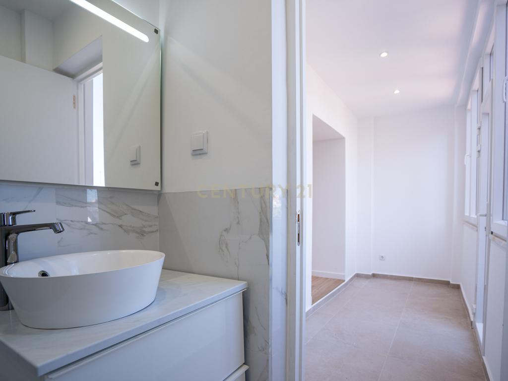Apartamento T2, Rua do Mato Grosso, Santa Engrácia, São Vicente - Image 9
