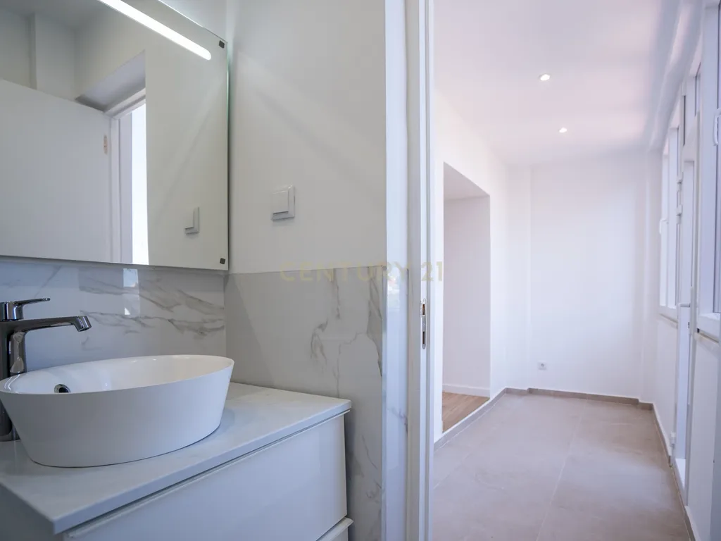 Apartamento T2, Rua do Mato Grosso, Santa Engrácia, São Vicente - Image 9