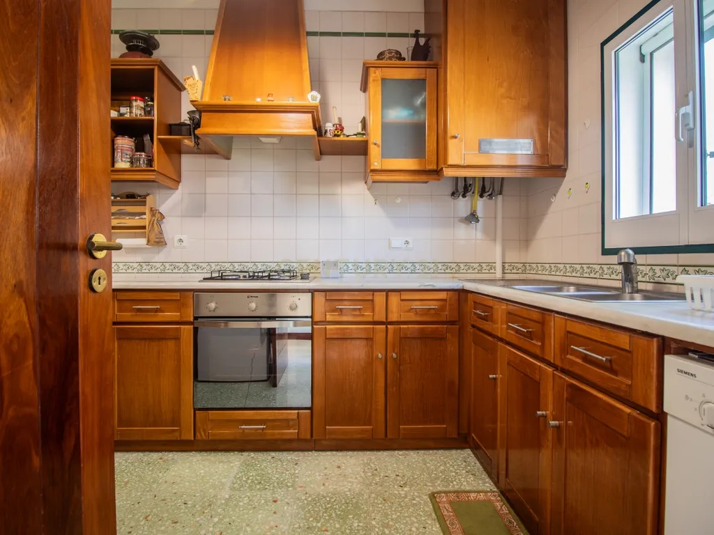 Moradia térrea T3+T0 com piscina, garagem e terreno com 2.257 m², no Ervedal, em Quiaios - Image 9