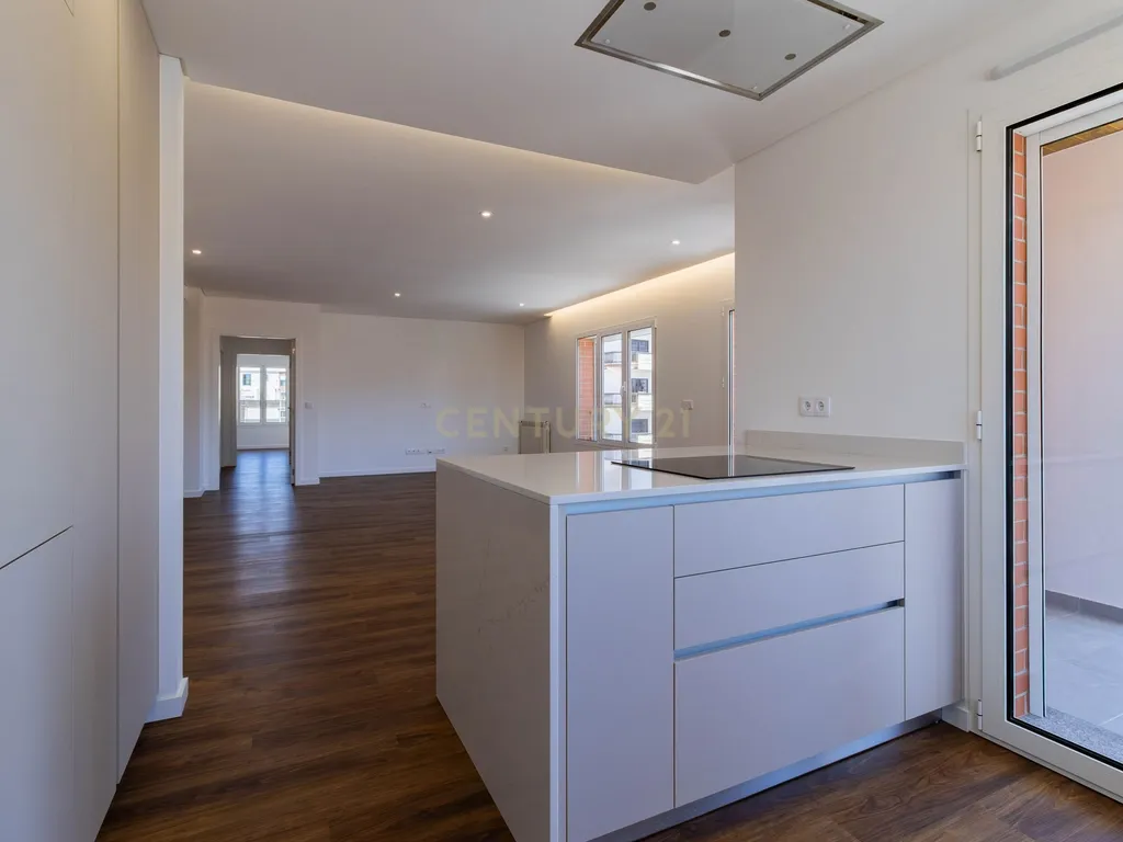 Apartamento T3, em construção, na Marinha Grande - Image 2