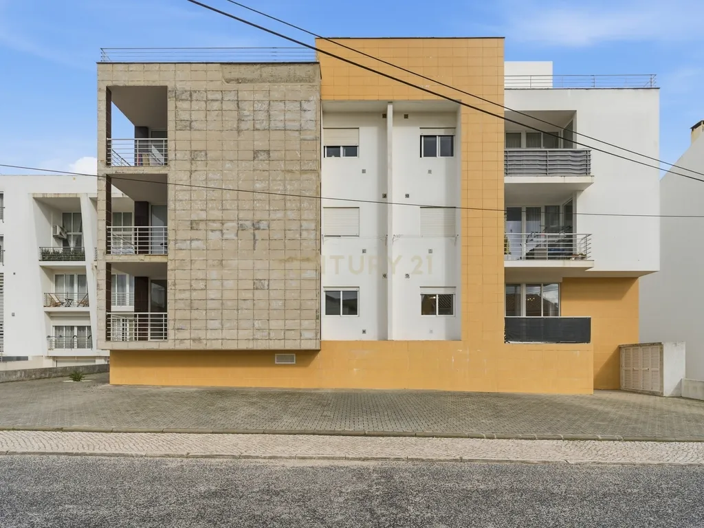 Apartamento T3 com terraço e churrasqueira – Merceana, Alenquer - Image 33