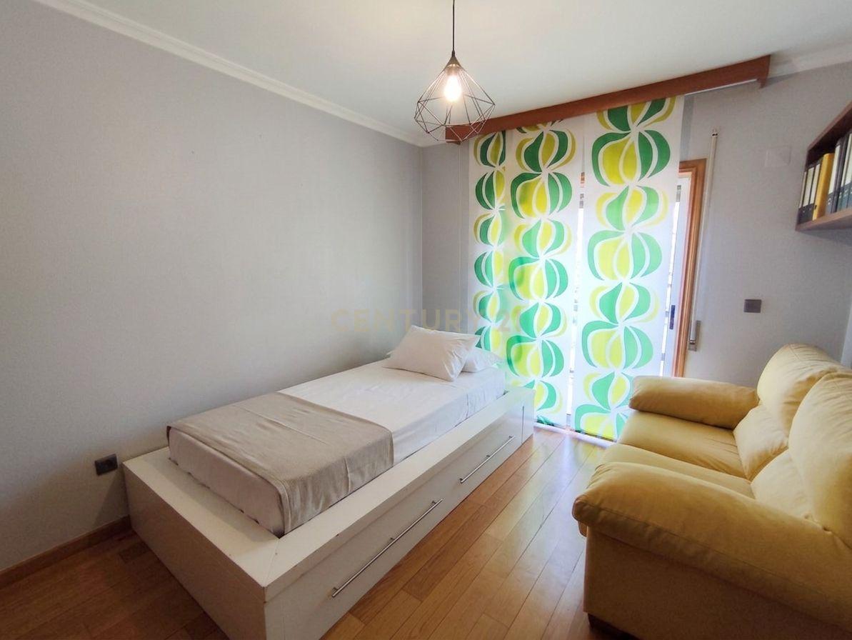 Fotografia 12 de Apartamento T3 no Último Piso | 3 Varandas, Suite e Garagem