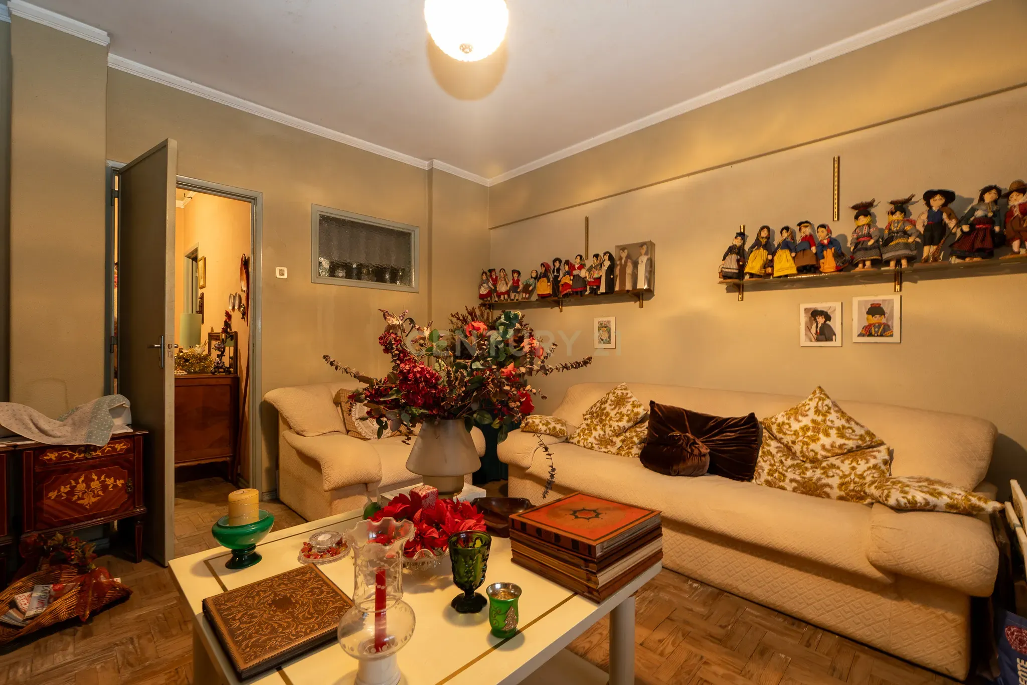 Apartamento de tipologia T3, com cerca de 115 m2, 2 WC, despensa, localizado numa das artérias principais da cidade de Odivelas, mais concretamente na Rua Professor Dr. Augusto Abreu Lopes. - Image 9