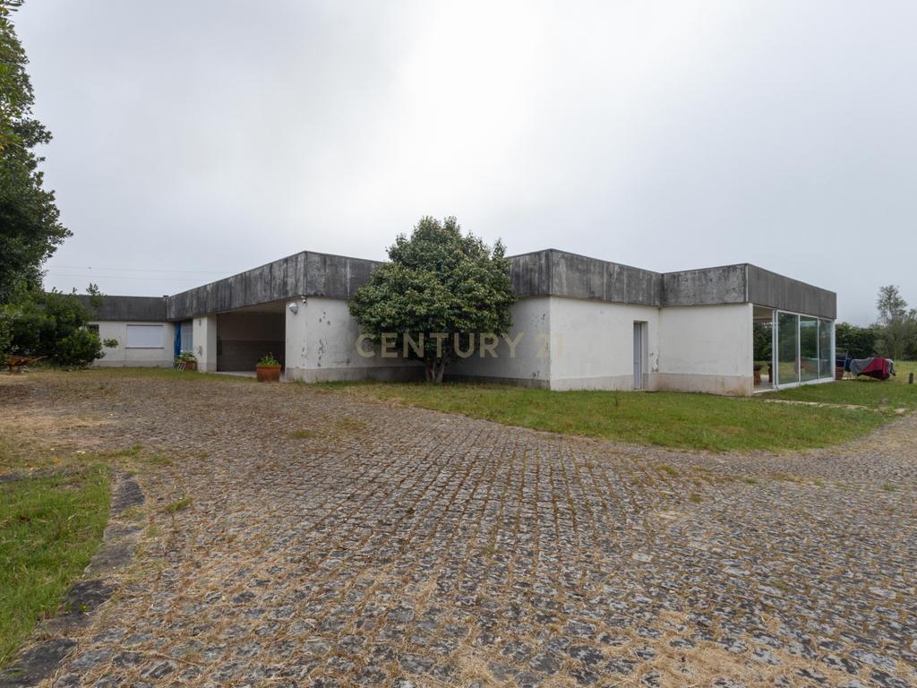 Moradia em vizela com 6 quartos e elevado potencial de investimento - Image 34