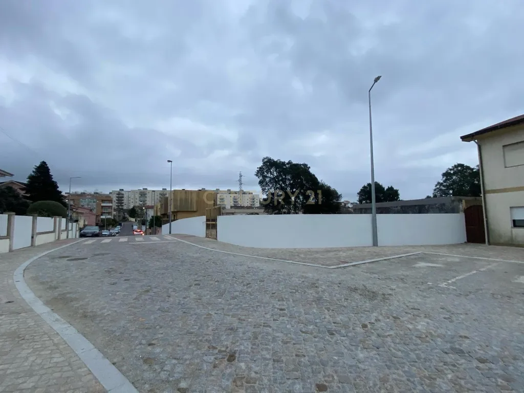 Terreno no Centro de Fânzeres - Image 5