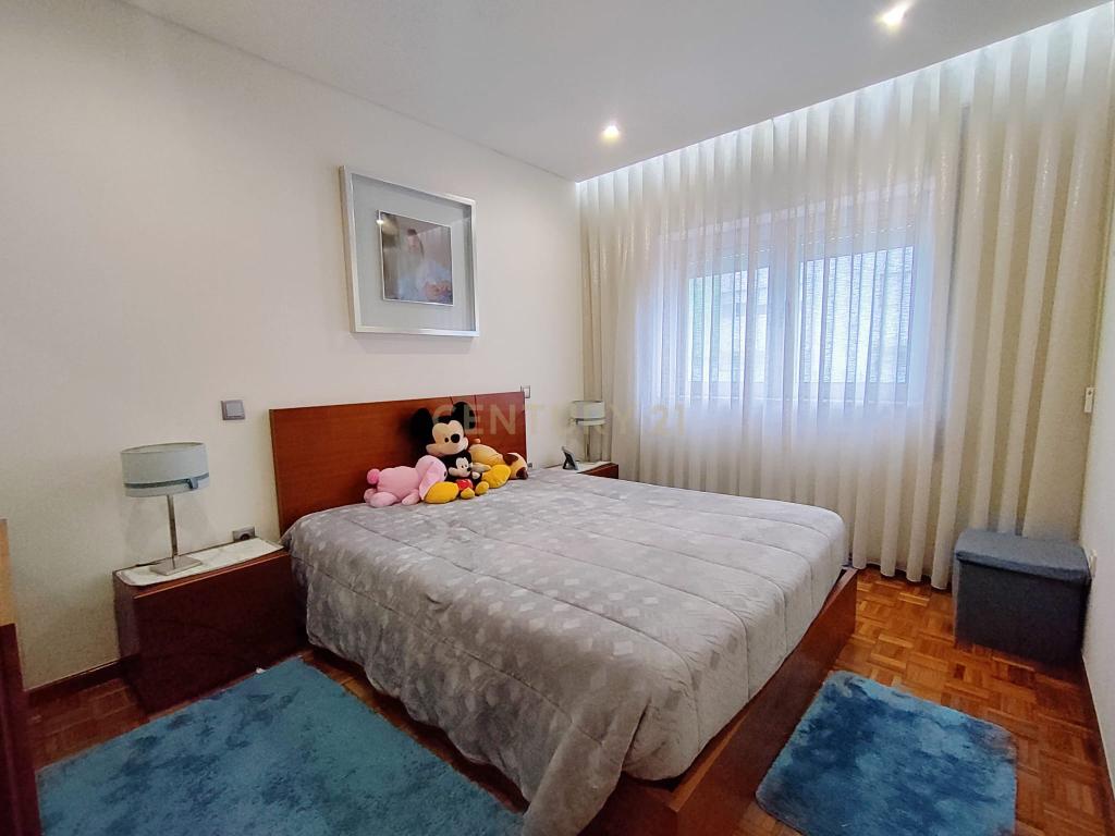 Apartamento T3 com Terraço e Vista na Póvoa de Varzim - Image 15