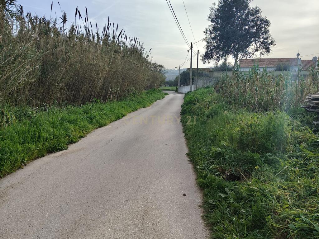 Terreno para Construção no Concelho de Loures - Oportunidade Única! - Image 4