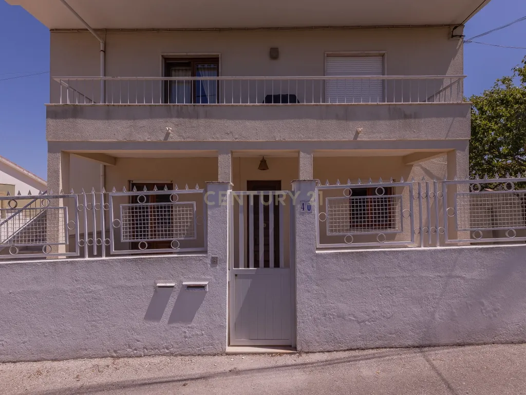 Moradia Isolada com Garagem Box para 2 Carros — Matarraque, S. Domingos de Rana - Image 1