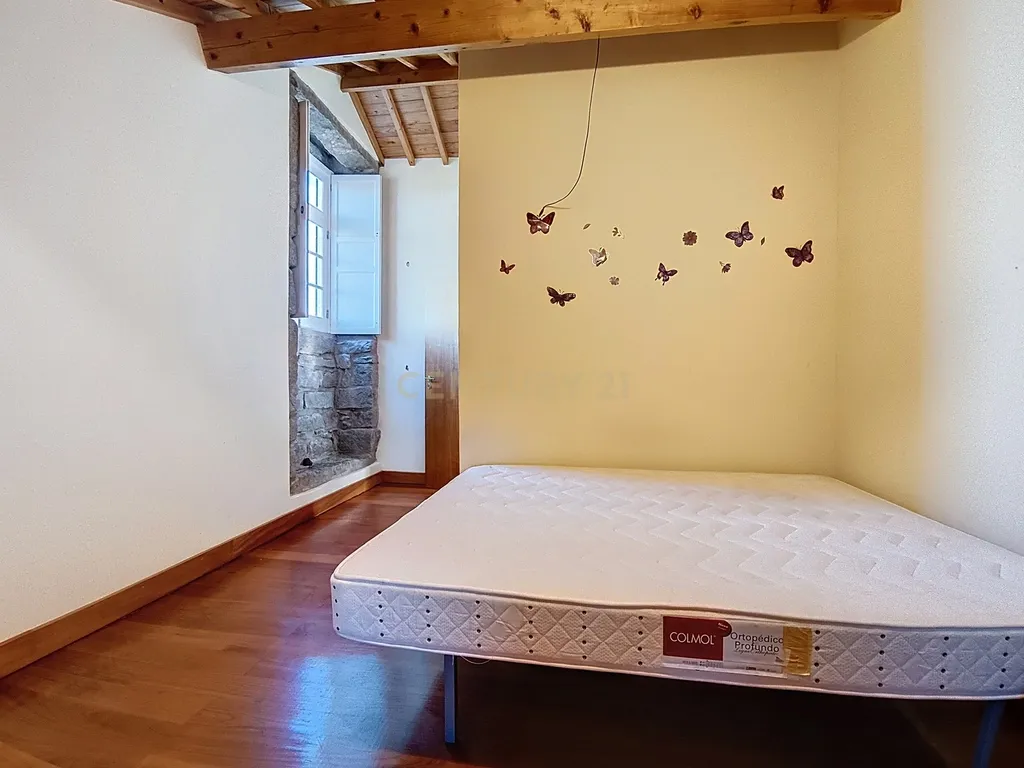 Rústico de Luxo – Moradia Renovada com Vista Mar Deslumbrante - Image 49