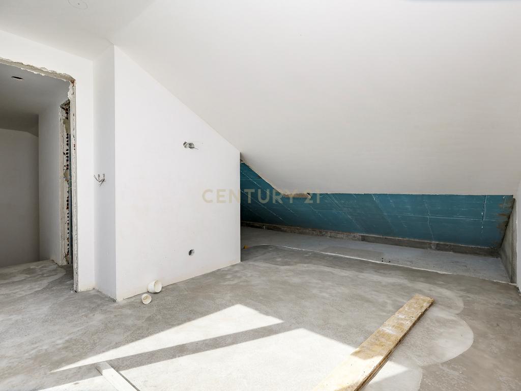 Moradia T4 com piscina em Caneças - Image 50