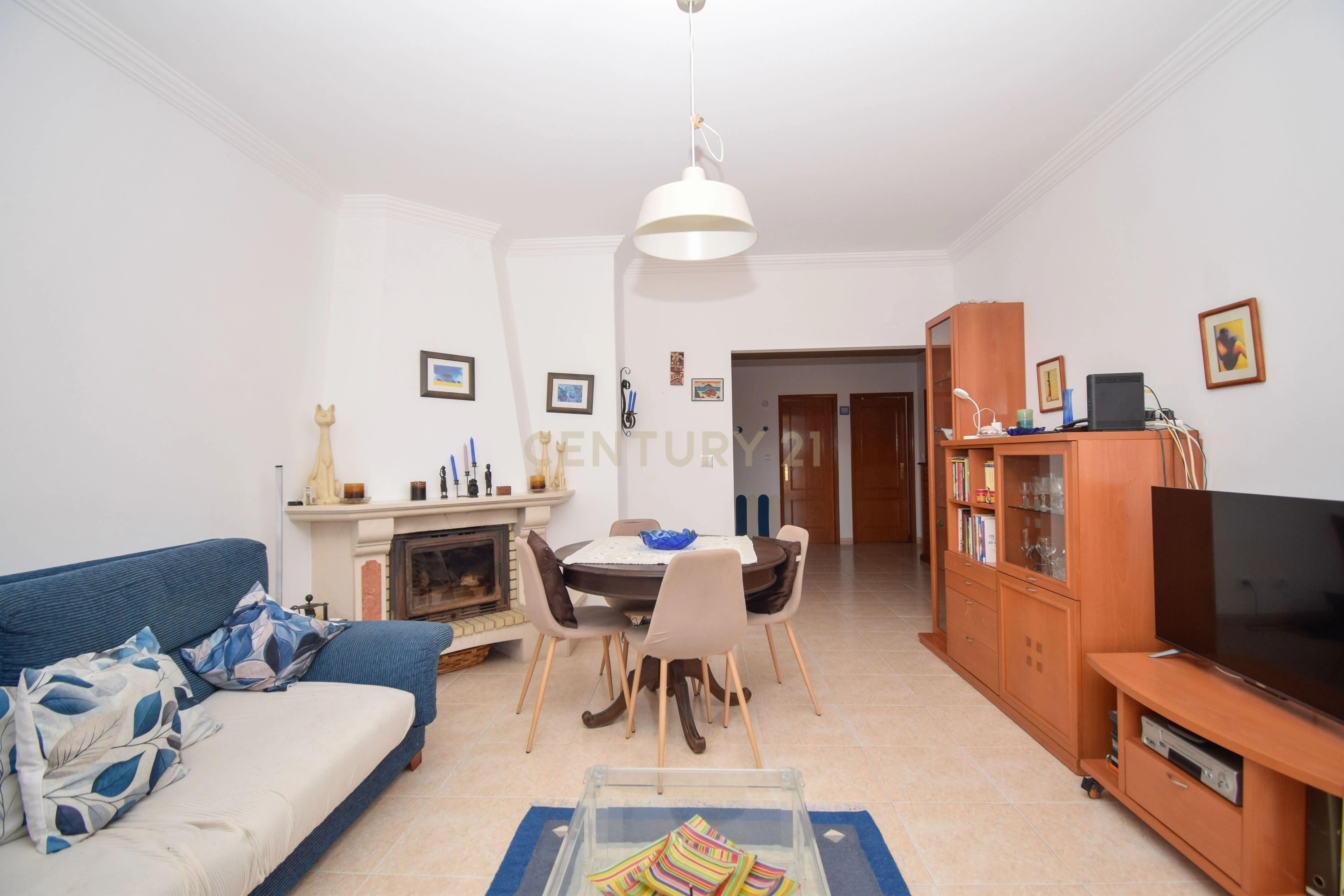 Fotografia 4 de Apartamento T3, com 107 m² de área útil, estúdio musical com 40 m² e garagem fechada , varanda e arrecadação