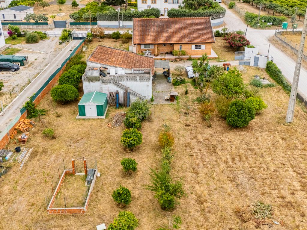 Moradia térrea T3 impecável num terreno de 3954m2 e anexo em Azeitão - Image 11