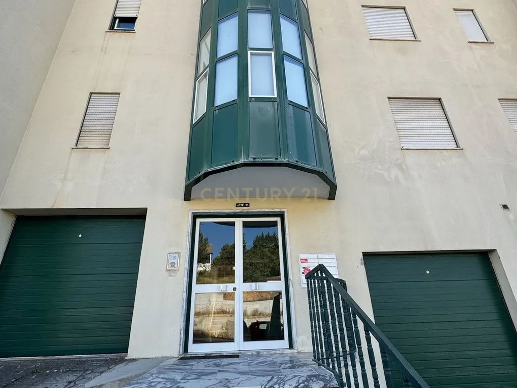 Apartamento T3 em Coimbra com Luz Natural e Acessibilidade - Image 21