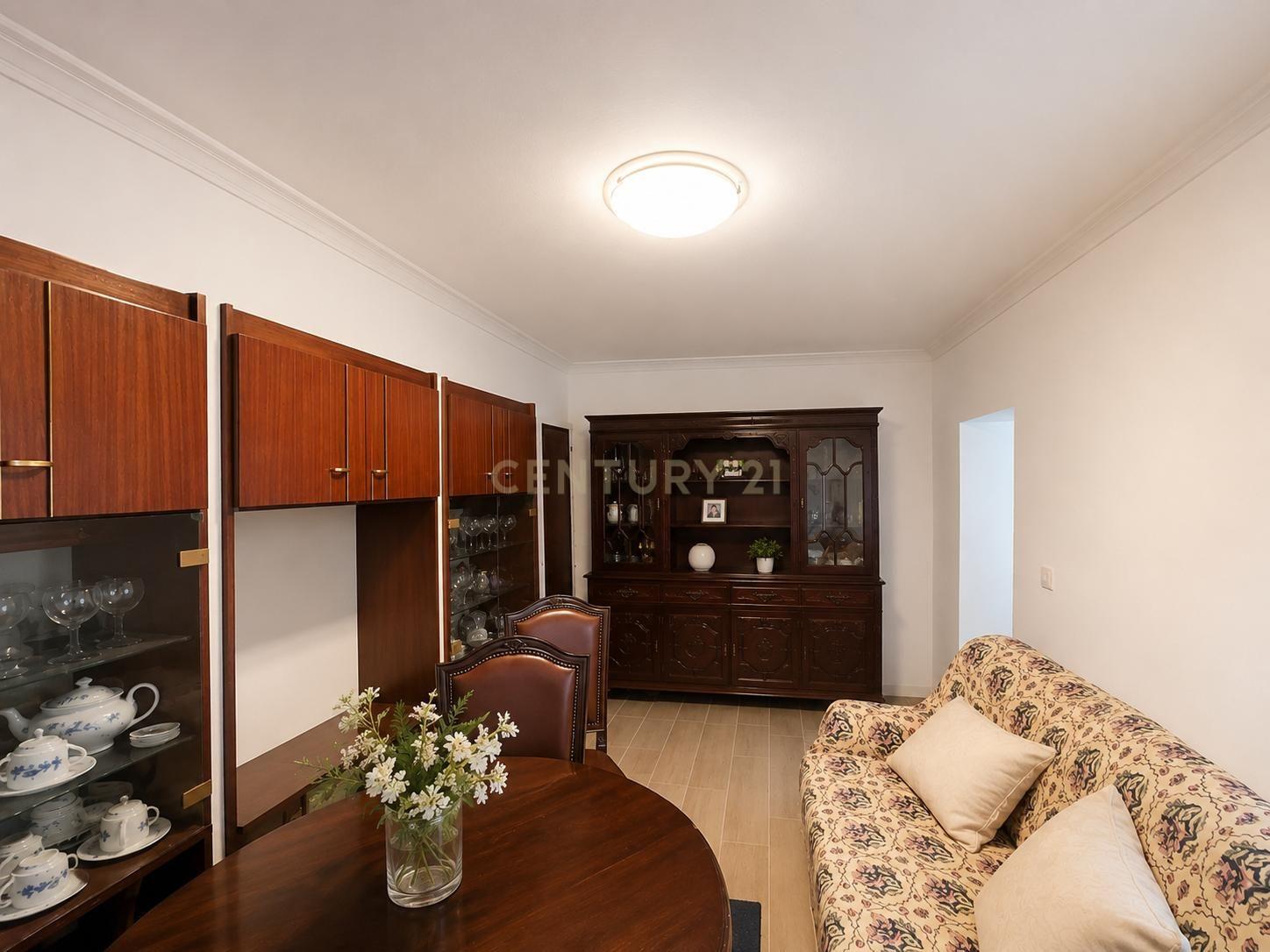 Fotografia 9 de Apartamento T1 + 1 com Logradouro no Feijó