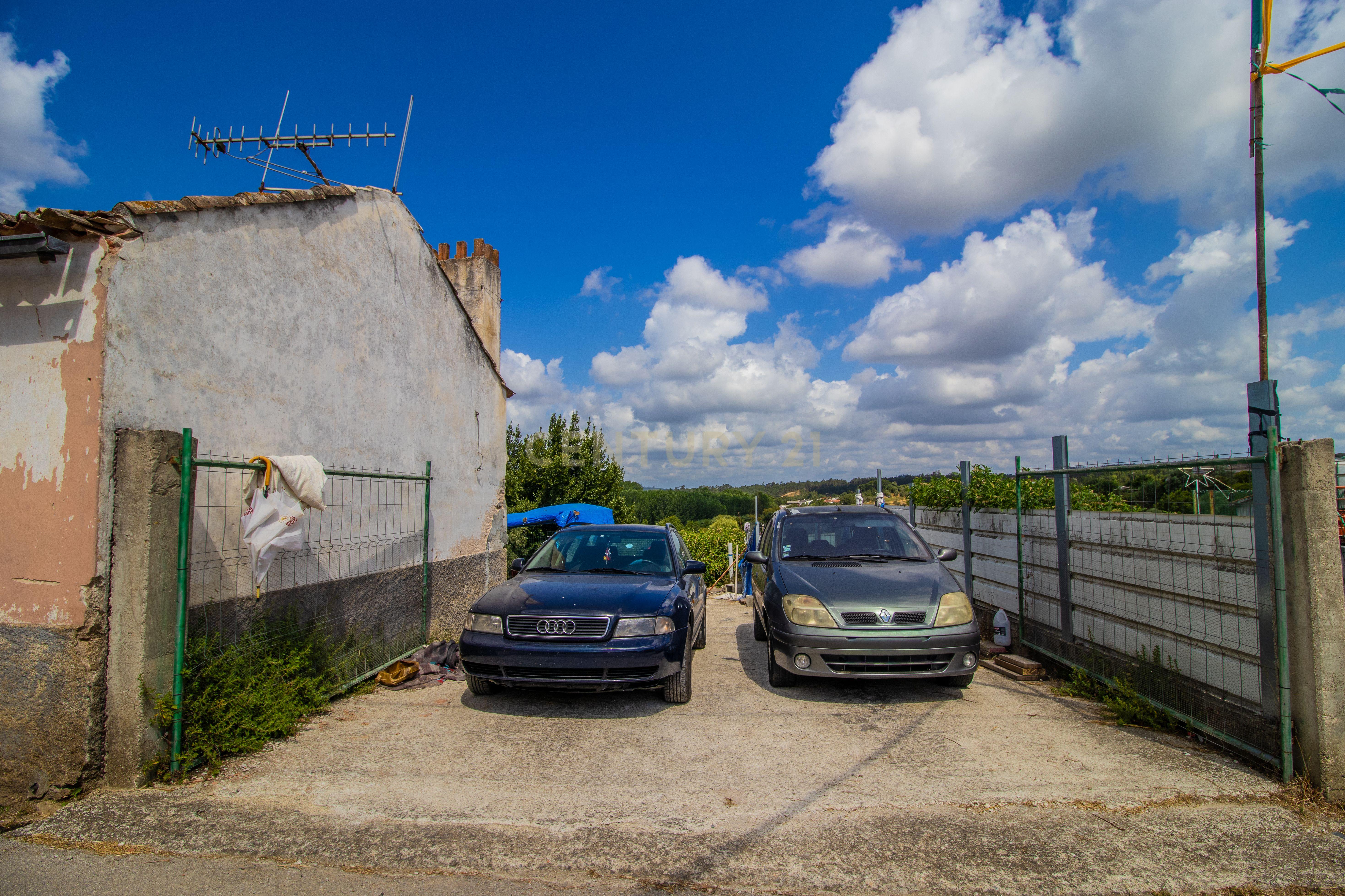 Fotografia 4 de Moradia T4 com Garagem para 3 Carros e Logradouro
