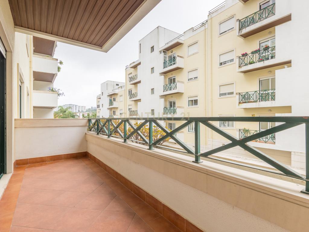 Apartamento T3 em Carnaxide – Arrendamento em Condomínio Privado - Image 14