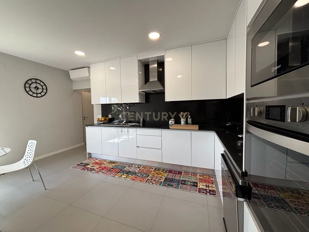 Apartamento T3 e garagem fechada em Torres Novas - 165m2 de área bruta privativa - Image 4