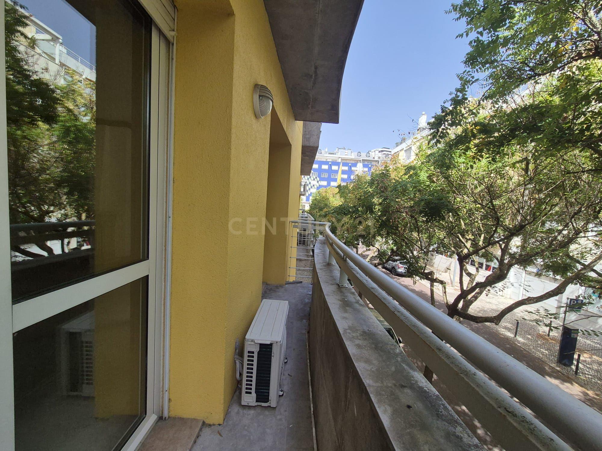 Fotografia 11 de Espaçoso Apartamento T4 no Parque das Nações, Lisboa, com Garagem