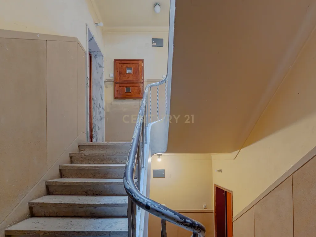 Apartamento T2+1 em Moscavide, Próximo ao Metro - Image 31