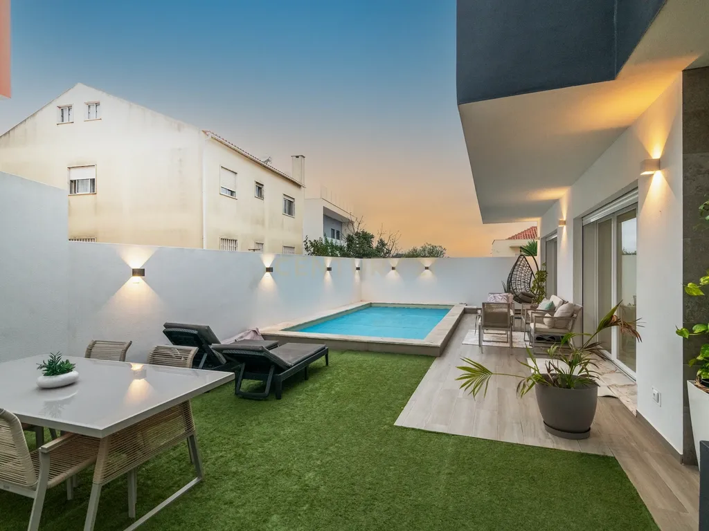 Moderna Moradia T3 em Caneças com Piscina - Image 2