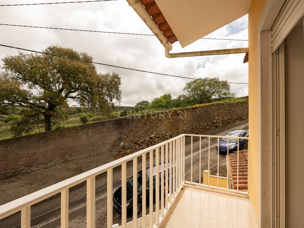 **ESPECTACULAR MORADIA T3 NO CENTRO DE MAFRA** - Image 43