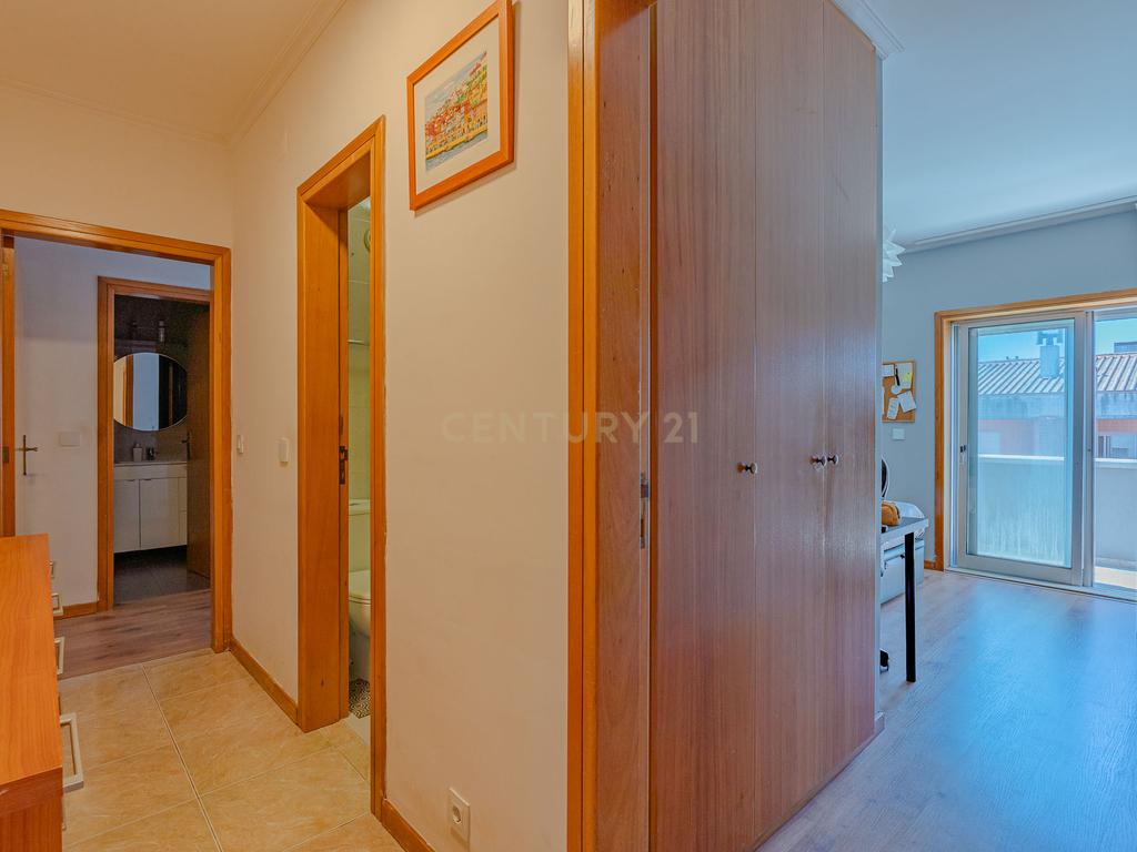 Apartamento T2 com terraço panorâmico – Rio Tinto - Image 14