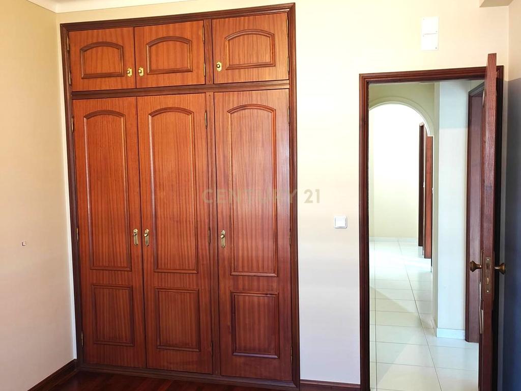T2 em prédio com elevador em Cova da Iria – Fátima - Image 6