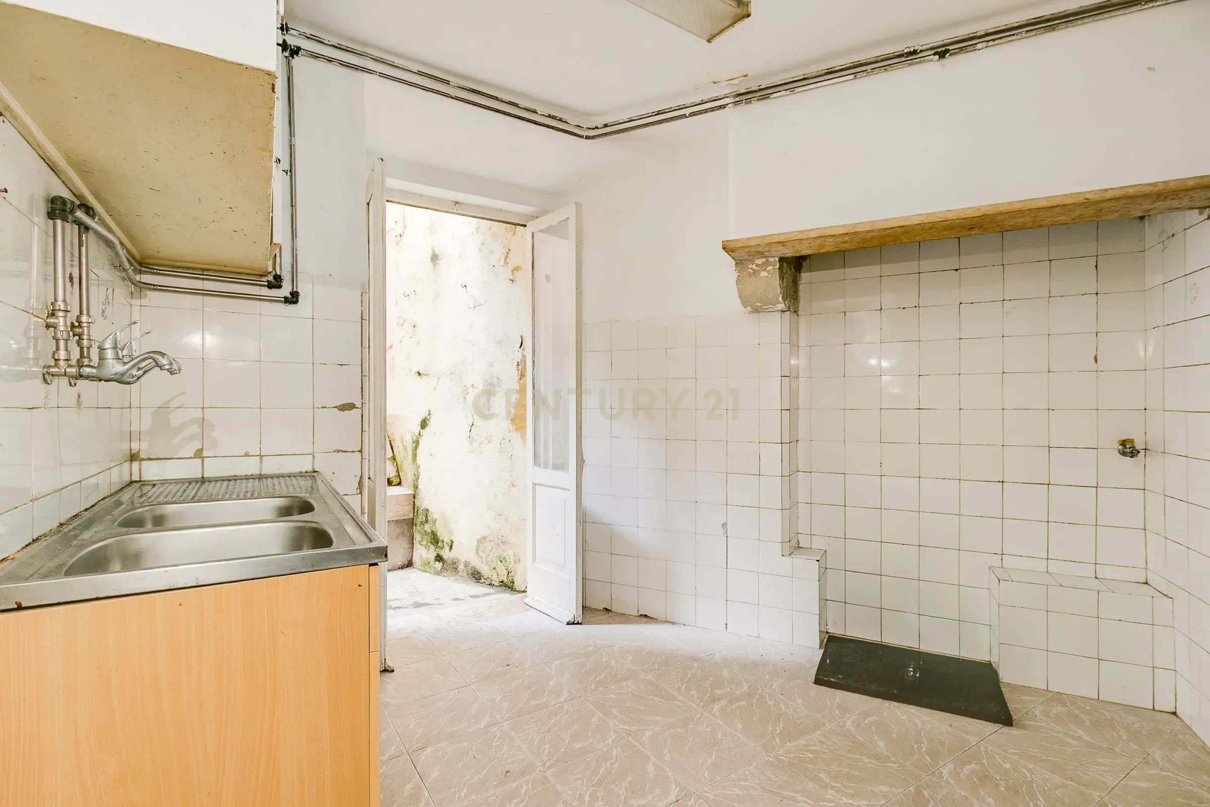 Apartamento no Coração do Príncipe Real – Lisboa - Image 13