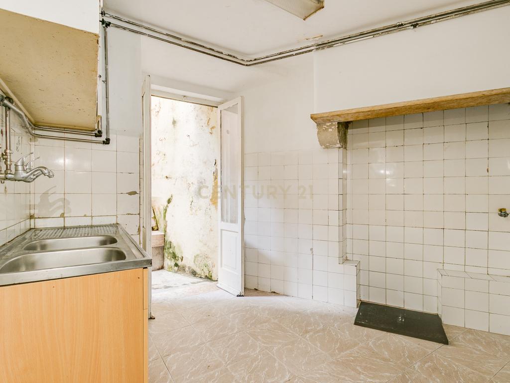 Apartamento no Coração do Príncipe Real – Lisboa - Image 13