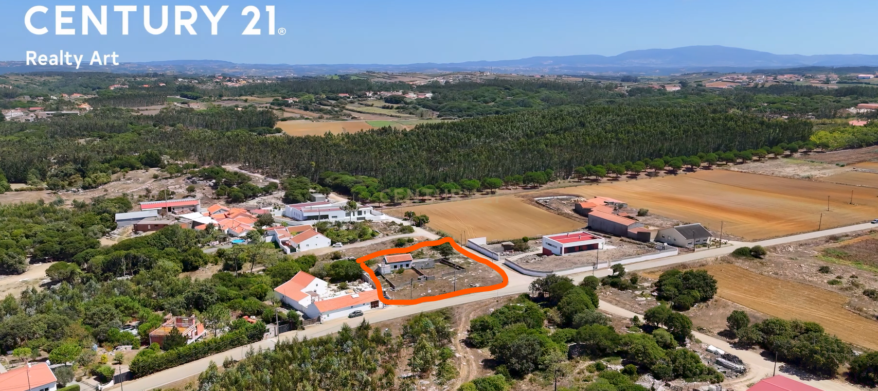 Fotografia 5 de Terreno Urbano com moradia e projeto aprovado – Cezaredes, Lourinhã
