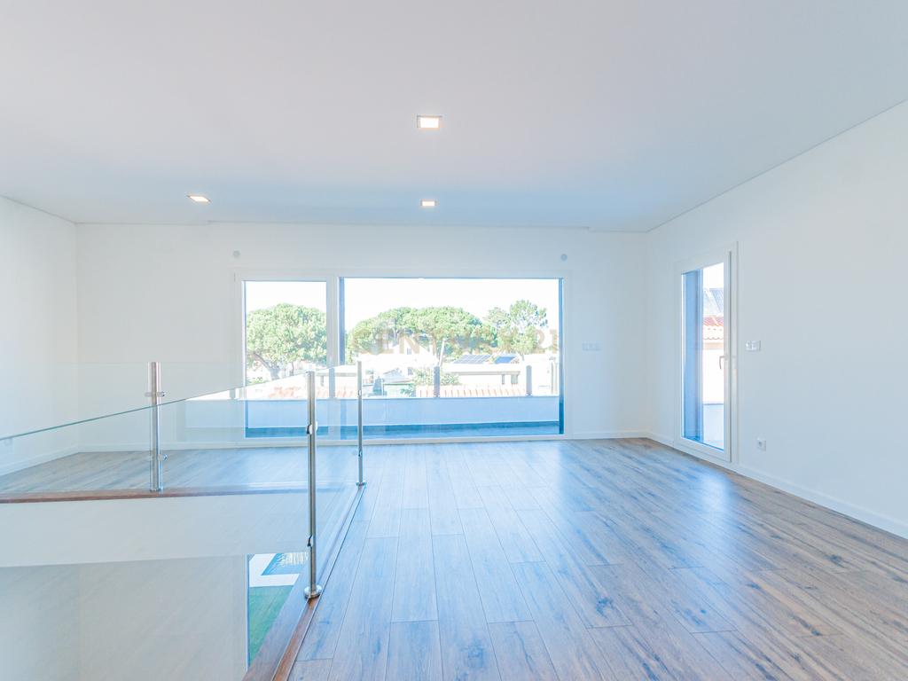 Moradia T3 Moderna com Piscina | Lagoa de Albufeira - Image 21