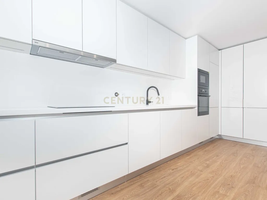 Apartamento T2 Urbanização Neudel na Amadora, a estrear - Image 7