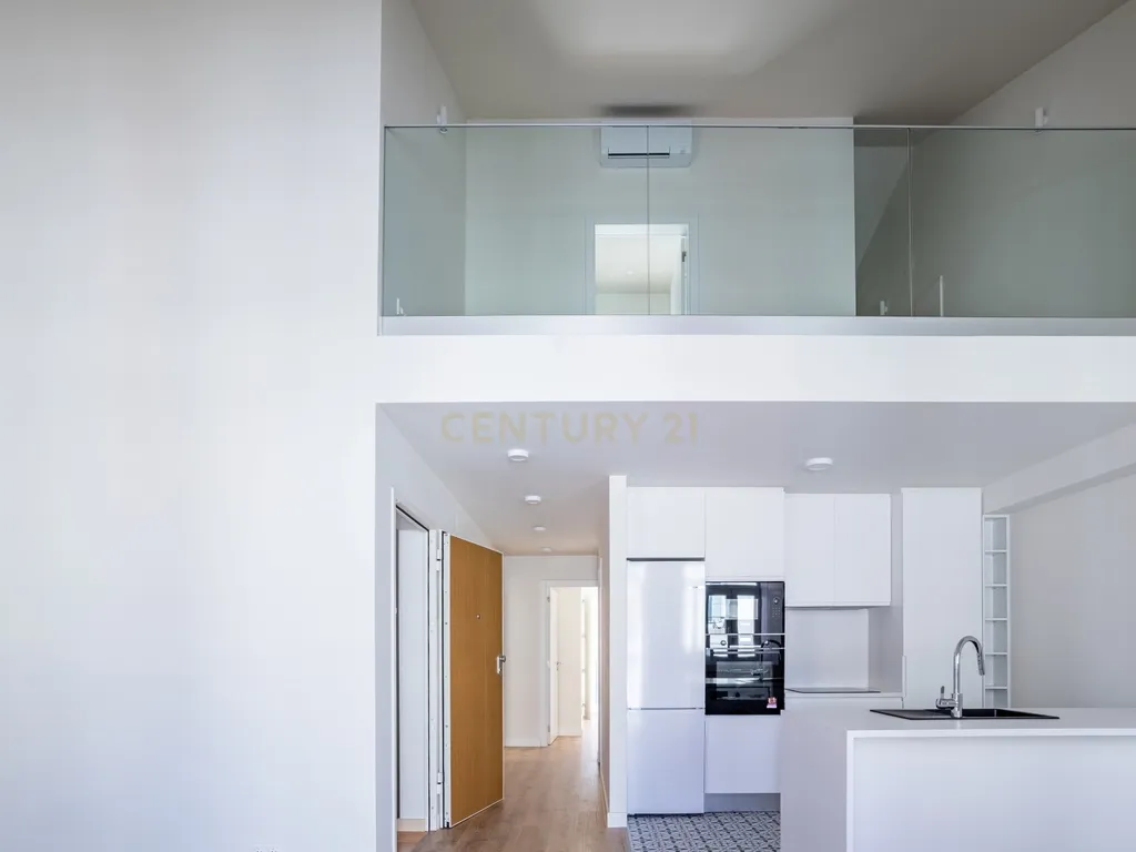 Duplex T3 para Venda, em Campolide – Pé-Direito Duplo, Terraço e Classe Energética A | 940.000 € - Image 2
