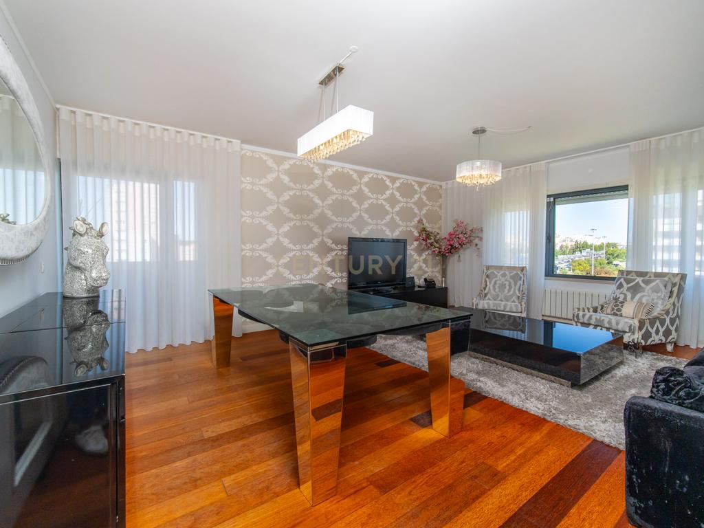 Apartamento T2 de Luxo Mobilado para arrendamento no Condomínio Pateo Central - Image 30