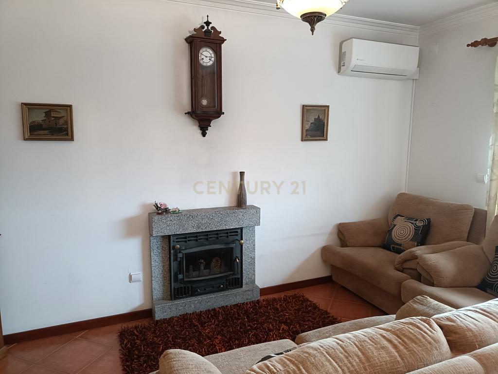 Apartamento T3 com box| Oliveira do Hospital, Coimbra - Image 3